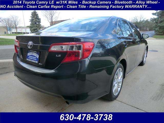 2014 Toyota Camry LE 31K Miles Backup Camera-Bluetooth-Clean CARFAX